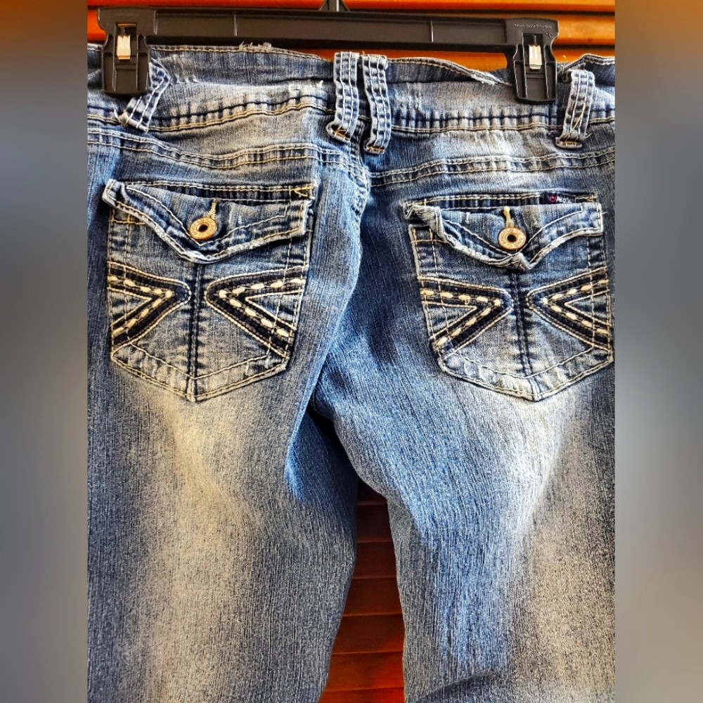 Angels Stretch Capri Jeans - Picture 3 of 6